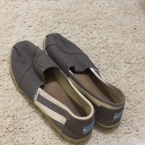 Toms - Picture 3 of 3